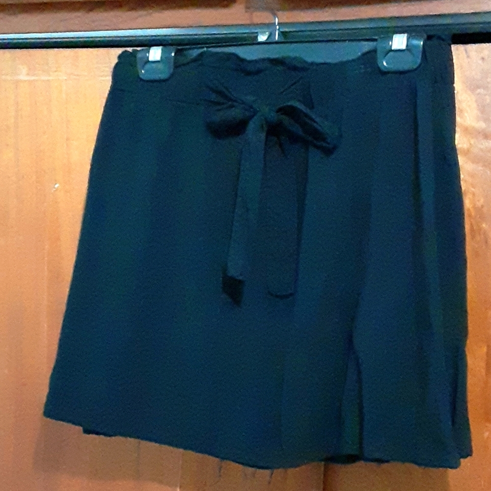 Short black skirt